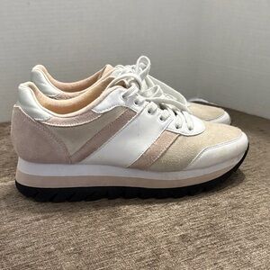 Zara Women's Sneakers in White and Tan